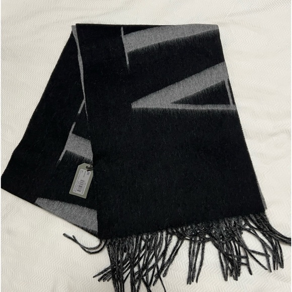 NWT ALLSAINT Dual 100% Wool Scarf in Grey/Black - Picture 8 of 9